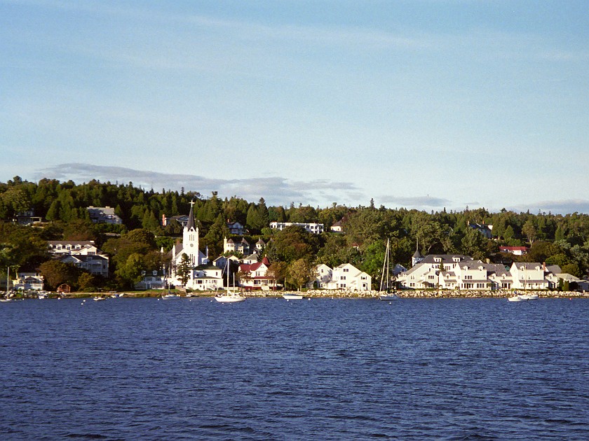 Bar Harbor and Surroundings. Shore Line Houses. Bar Harbor. .