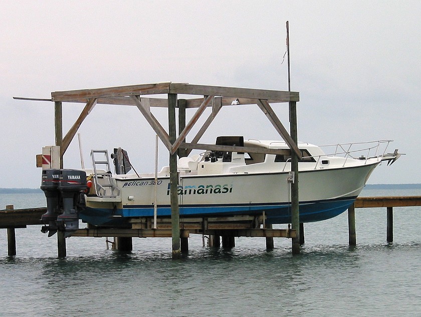 Diving with the Hamanasi Dive Resort. Hamanasi Dive Resort. Hopkins Village. .