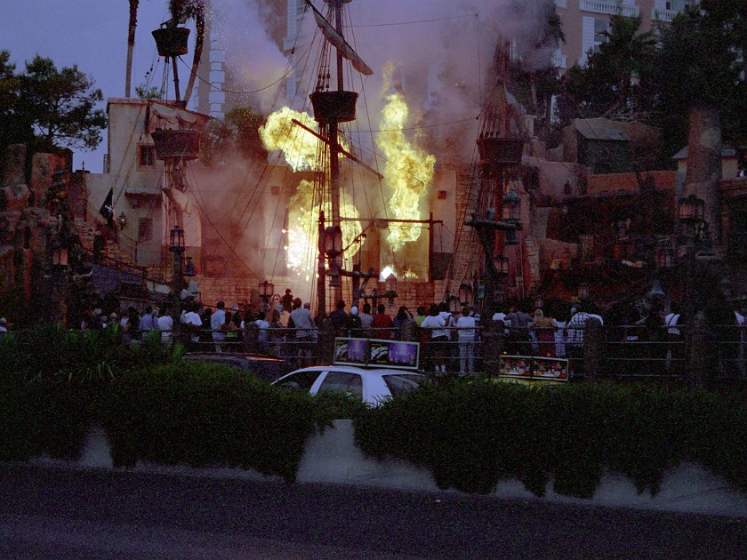 Las Vegas. Sea battle in front of the Treasure Island Casino. Las Vegas. .