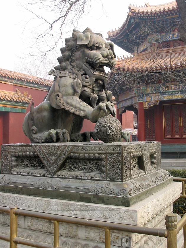 Yonghe Gong (Lama Temple). Temple. Beijing. .