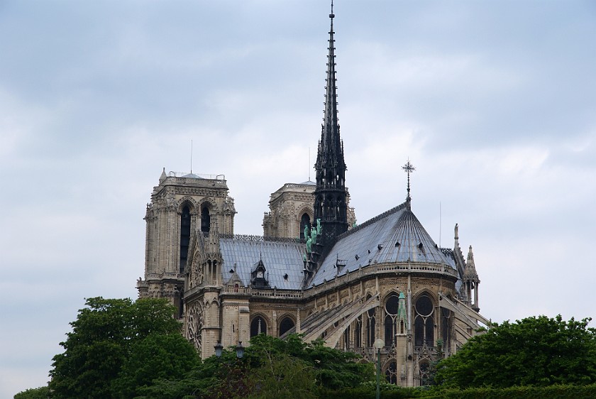 Boat Tour on the River Seine. Cathédrale de Notre Dame. Paris. .