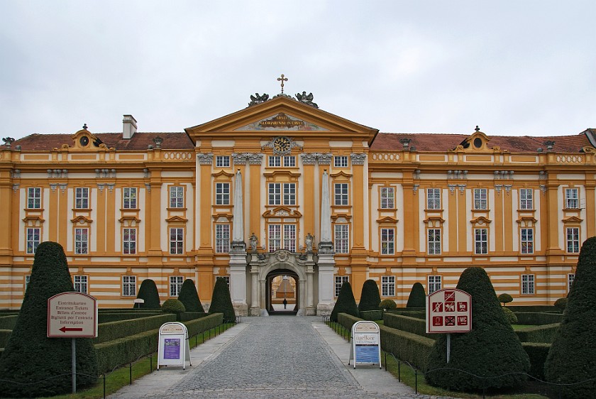 Stift Melk. Torwartlhof. Melk. .