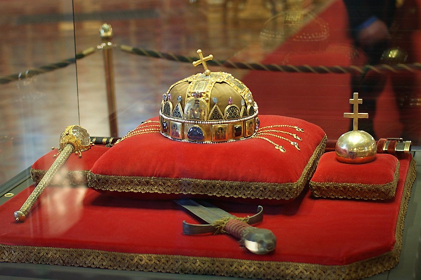 Hungarian Parliament. St. Steven's Crown. Budapest. .