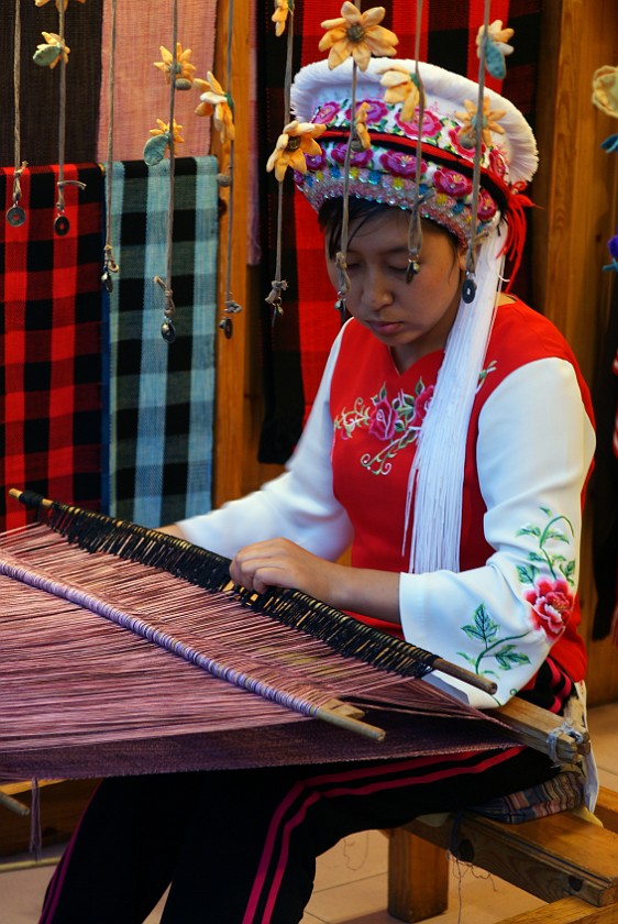 Dàli. Bái woman. Dàli. .