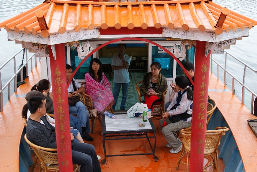 Boat Tour on Erhai Hú. Tour boat. Erhai Hú. .