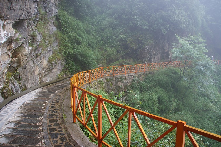 Horseback Ride on Zhonghé Shan. Zhonghé Shan gorge. near Dàli. .
