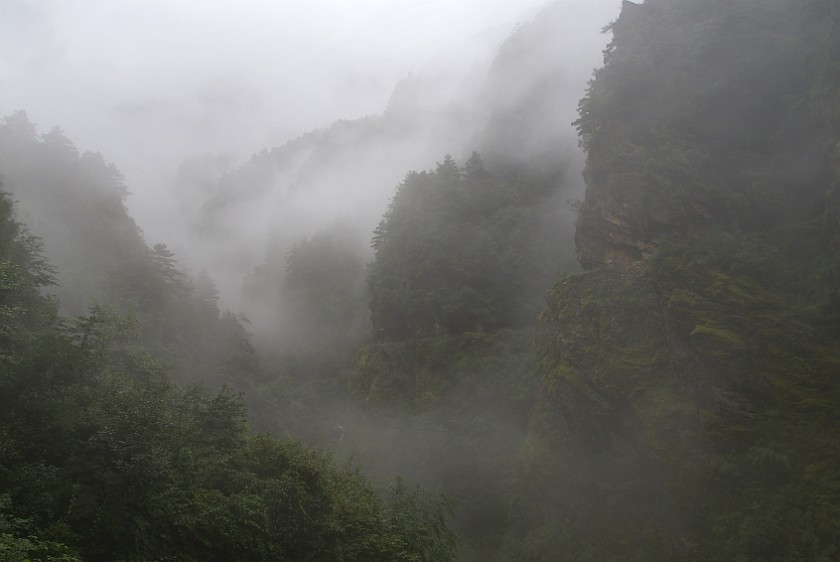 Horseback Ride on Zhonghé Shan. Zhonghé Shan gorge. near Dàli. .