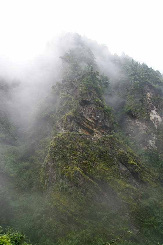 Horseback Ride on Zhonghé Shan. Zhonghé Shan gorge. near Dàli. .