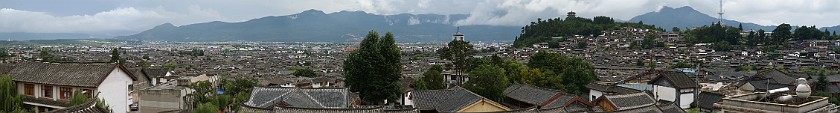 Lìjiang. View onto the old town of Lìjiang from the Good Fang guest house. Lìjiang. .
