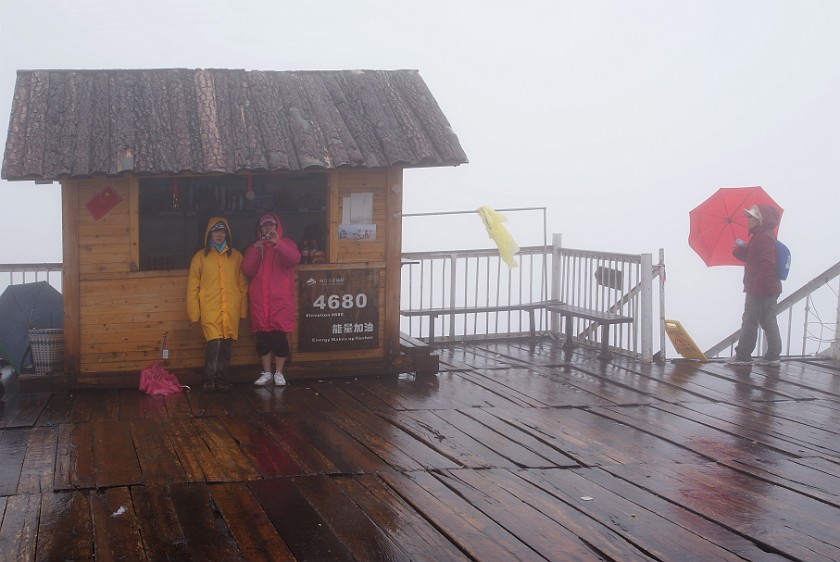 Trip to the Yùlóng Xueshan Summit. Top platform. Yùlóng Xueshan. .