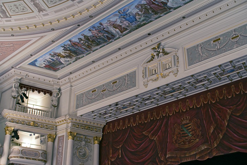Semper Opera. 5-minutes clock. Dresden. .