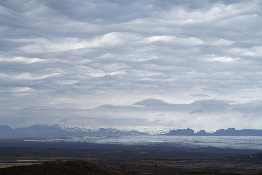 Tour on the Svinafellsjökull Glacier . Clouds. Skaftafell Nationalpark. .