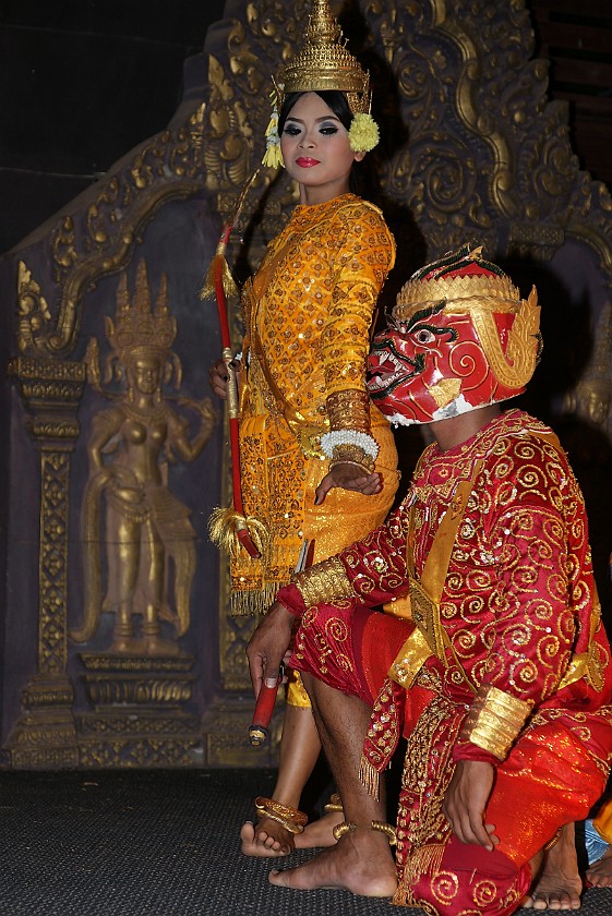 Tonlé Mekong Restaurant. Traditional Dance Performance. Siem Reap. .