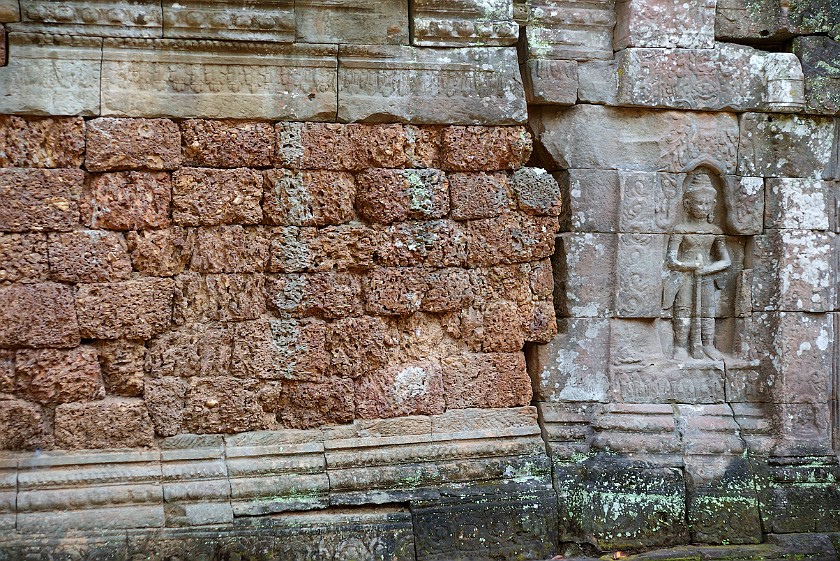 Ta Som. Wall with Relief. near Siem Reap. .