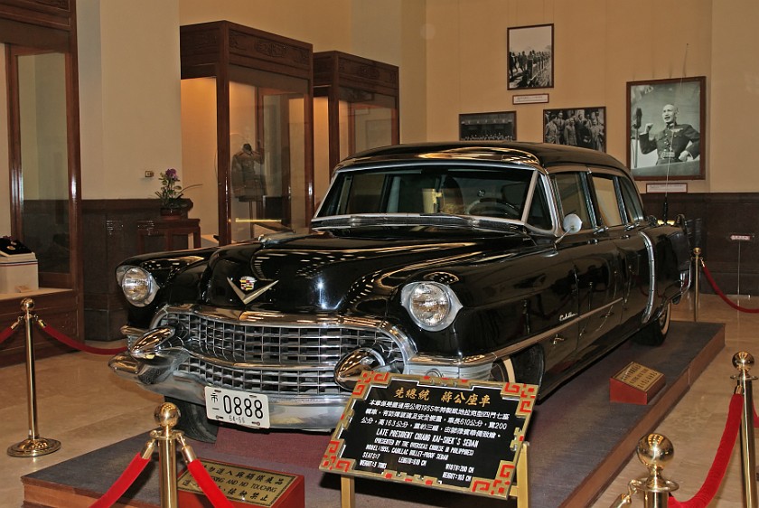 Inside Chiang Kai-Shek Memorial Hall. State Limousine. Taipei. .