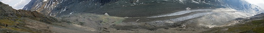 Hiking on the Gamsgrubenweg. Pasterze Glacier. near Heiligenblut. .