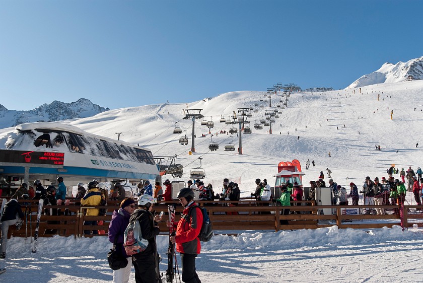 Giggijoch. Silberbrünnl Chairlift. Sölden. .