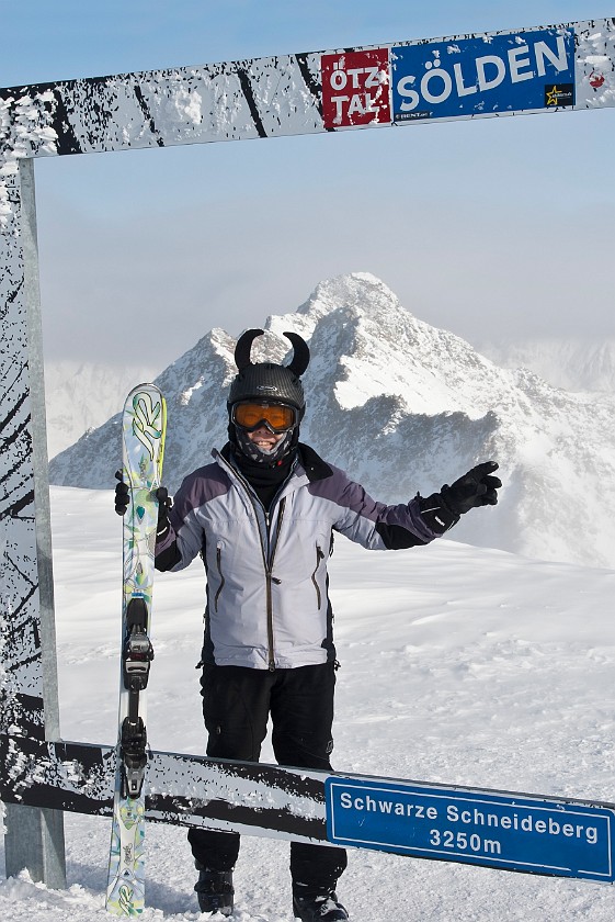 Tiefenbach Glacier. Portrait at Schwarze Schneideberg. Sölden. .