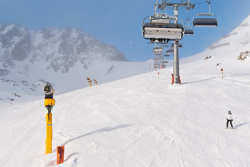 Tiefenbach Glacier. Seiterkar Chairlift. Sölden. .