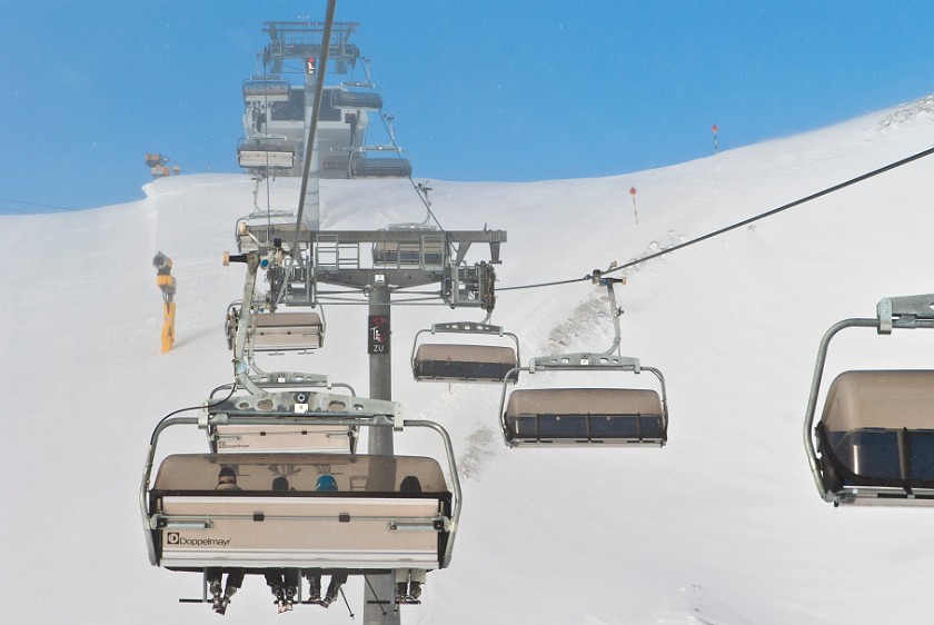 Tiefenbach Glacier. Seiterkar Chairlift. Sölden. .