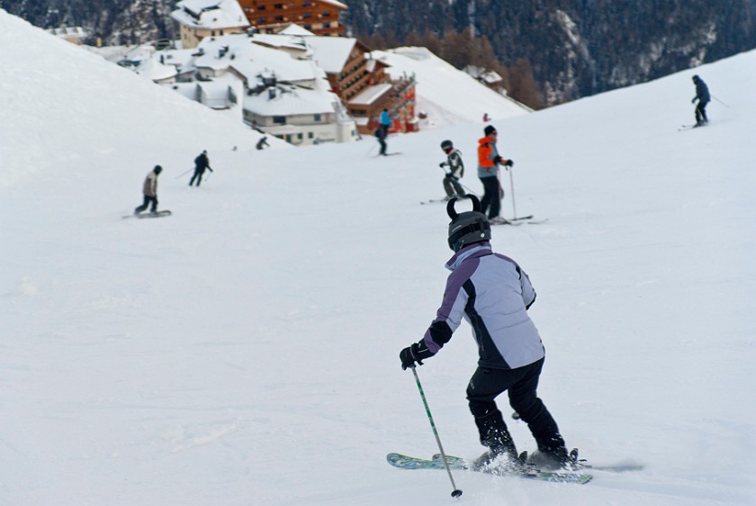 Giggijoch. Descent to Hochsölden. Sölden. .