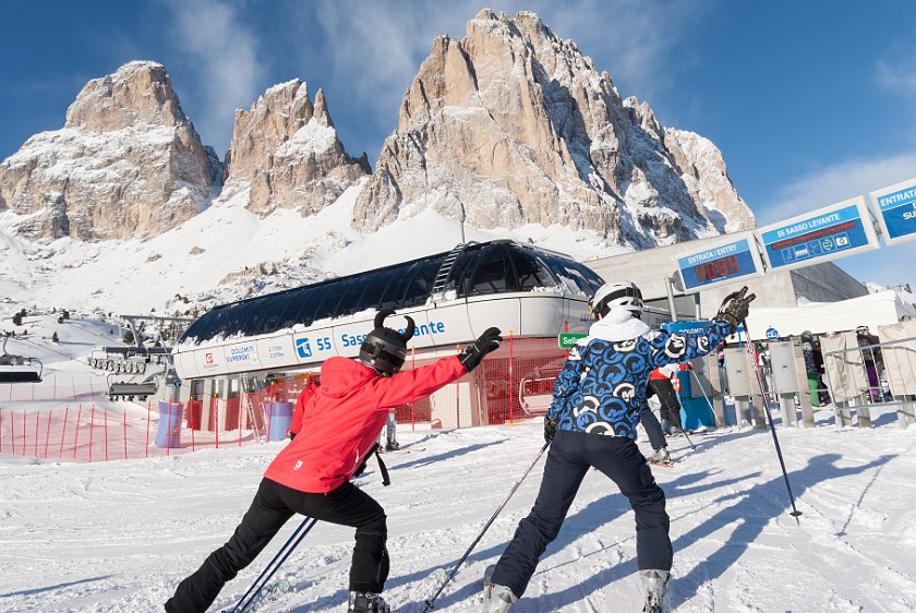 Sellaronda Counter-Clockwise. Sassolungo and Sasso Levante. Gröden. .
