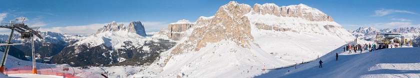 Sellaronda Counter-Clockwise. Panoramic View on Sassolungo and Gruppo del Sella. Gröden. .