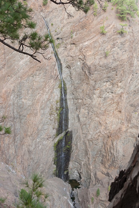 Caldera de Taburiente. Cascada de la Fondata. Caldera de Taburiente. .