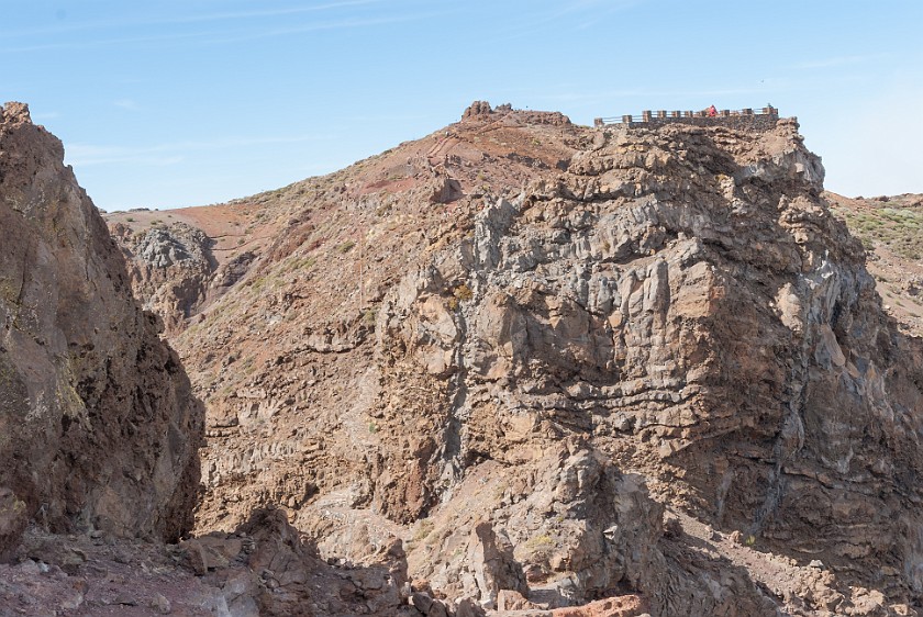 Roque de los Muchachos. Trail to the crater's rim. Caldera de Taburiente. .