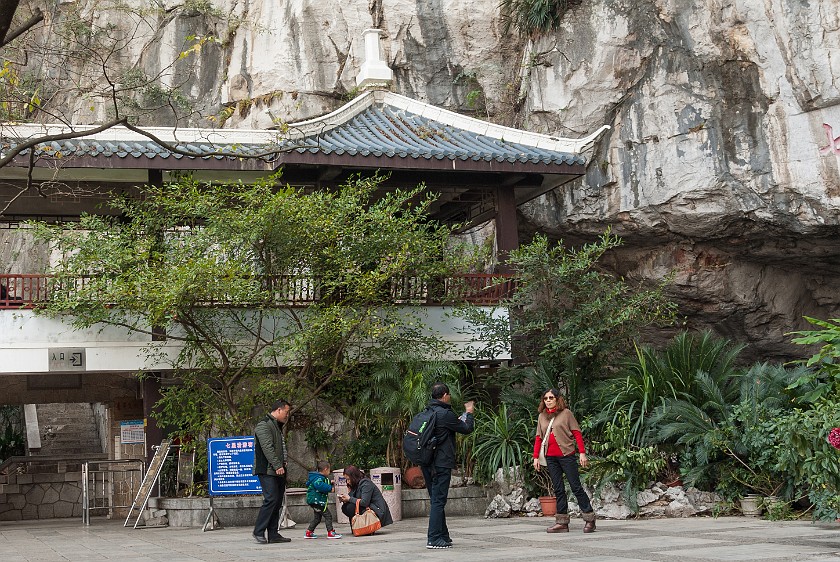 Seven Star Cave. Entrance area. Guìlín. .