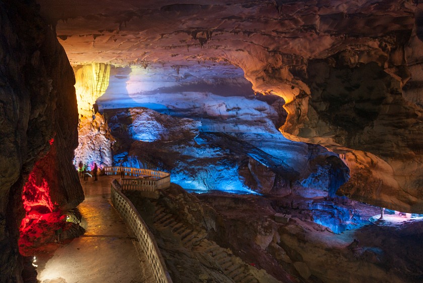 Seven Star Cave. Paths inside the cave. Guìlín. .