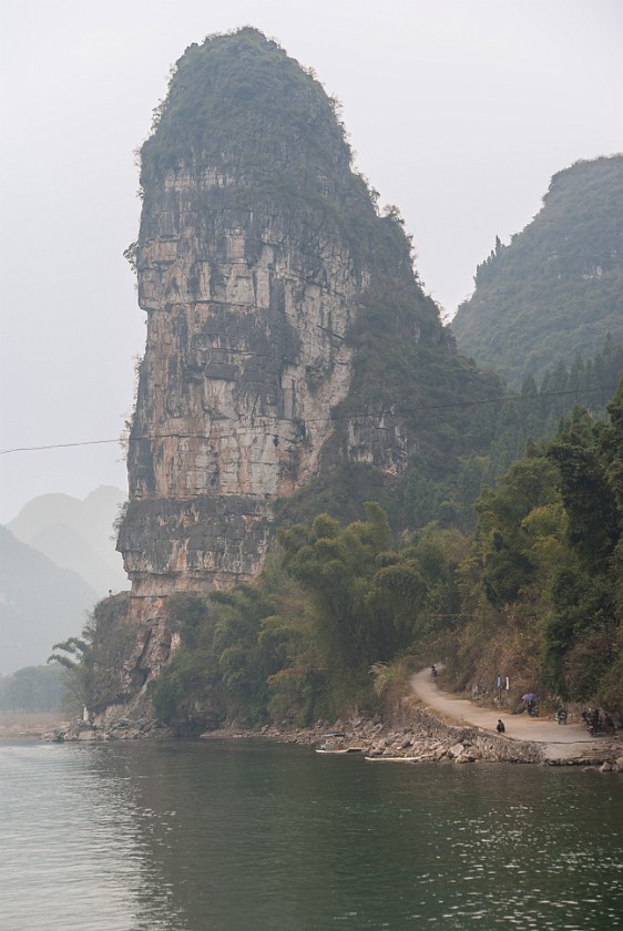 Lí Jiang Boat Tour. Pinnacle at the Lí Jiang River. near Guìlín. .
