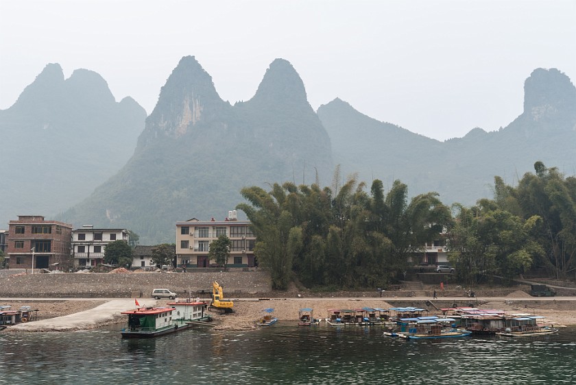 Lí Jiang Boat Tour. Pinnacles at the Lí Jiang River. near Guìlín. .