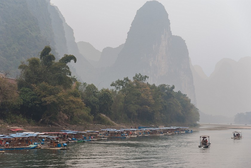 Lí Jiang Boat Tour. Lí Jiang River. near Guìlín. .