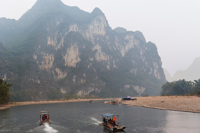 Lí Jiang Boat Tour. Seven-Horses Mountain. near Guìlín. .