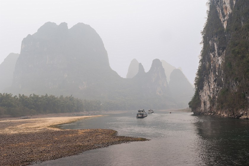 Lí Jiang Boat Tour. Lí Jiang River. near Guìlín. .