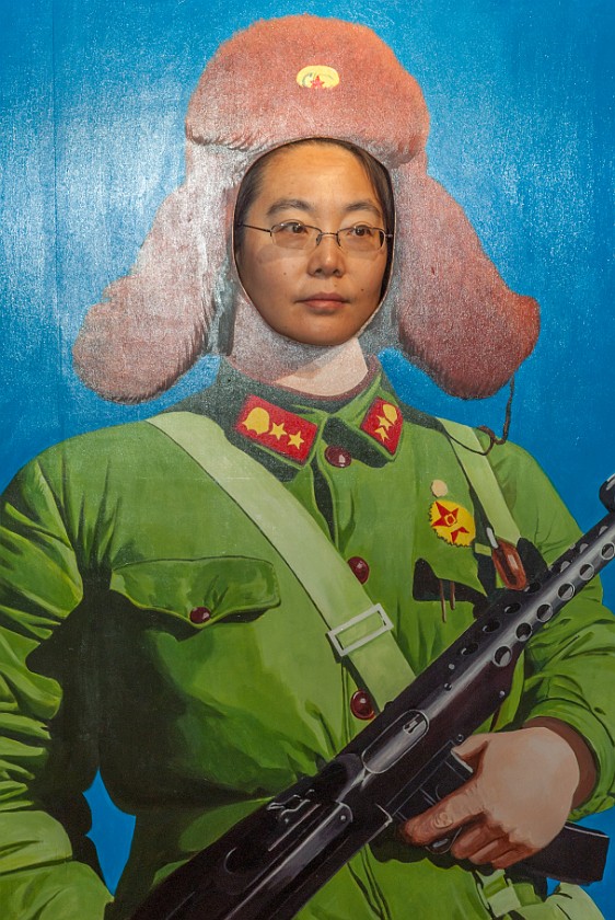 Yángshuò Guai Lou. Red army soldier. Yángshuò. .