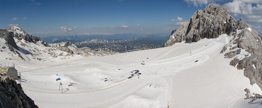 Dachstein. Schladming glacier, Koppenkarstein and Gjaidstein summits. Ramsau am Dachstein. .