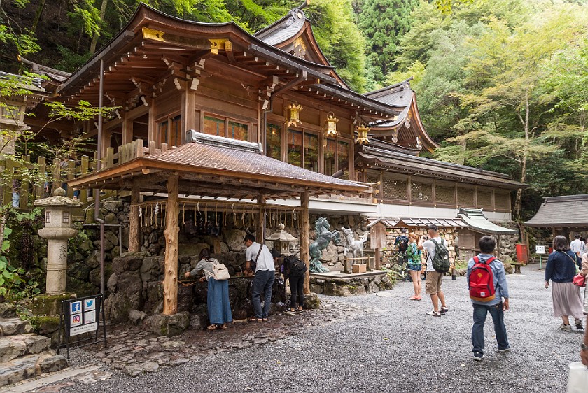 Kibune. Yuki-jinja shrine. Kibune. .