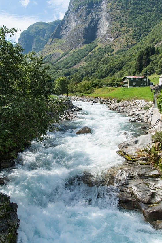 Undredal. Undredalselvi. Undredal. .