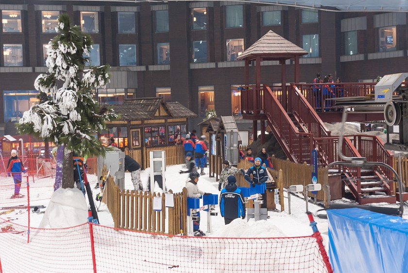 Ski Dubai. Skiing hall at the base. Dubai. .