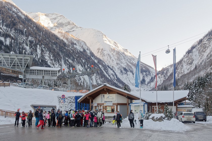 Skiing at the Kitzsteinhorn. Kitzsteinhorn base station. Kaprun. .