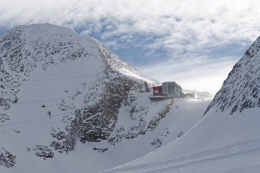 Skiing at the Kitzsteinhorn. Kitzsteinhorn summit and station. Kaprun. .