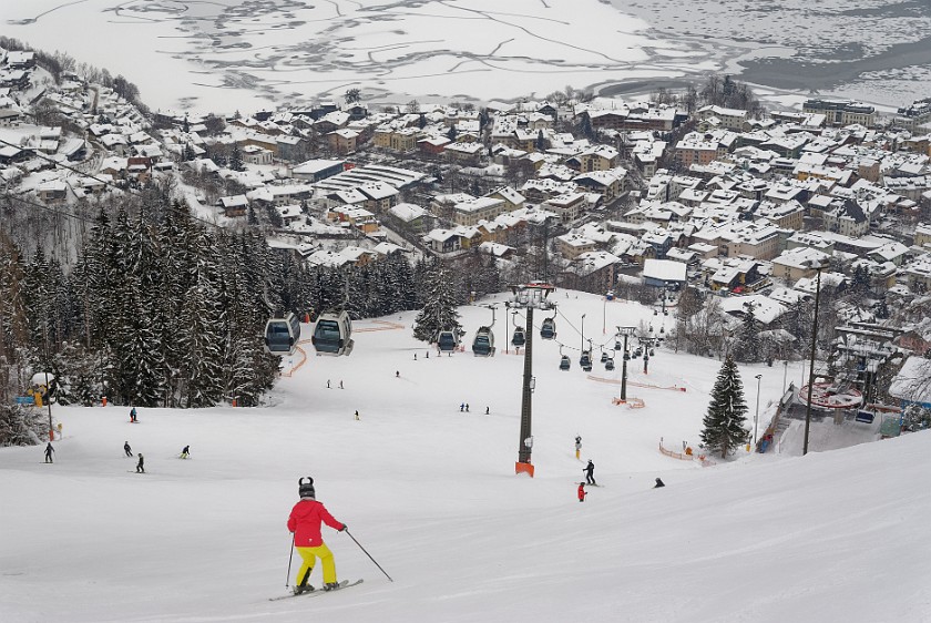 Skiing at Schmitten. Skking on the black slope 14. Zell am See. .