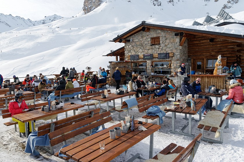 Skiing at the Corviglia. Glünetta hut. Sankt Moritz. .