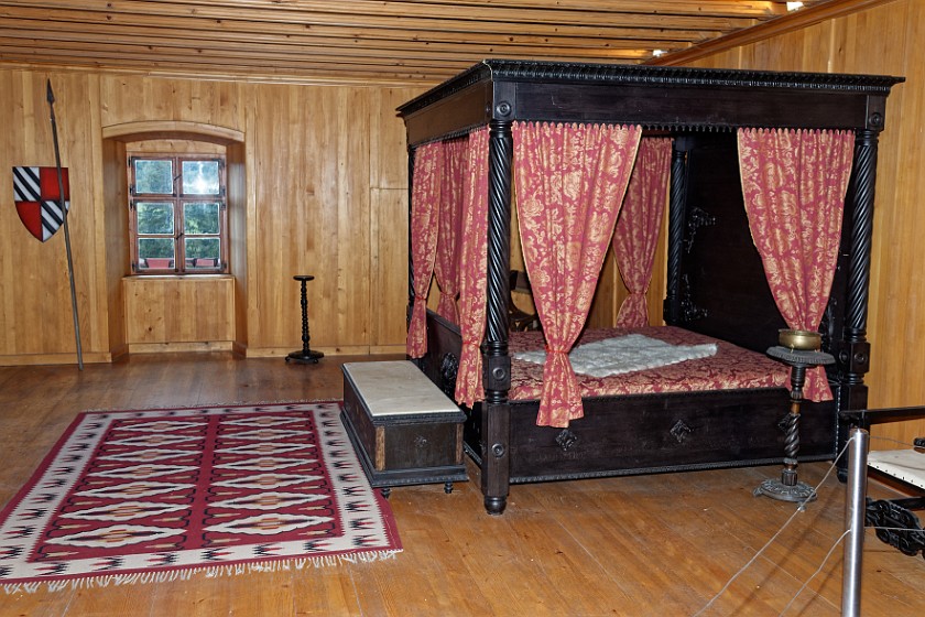 Predjama Castle. Bed room. Postojna. .