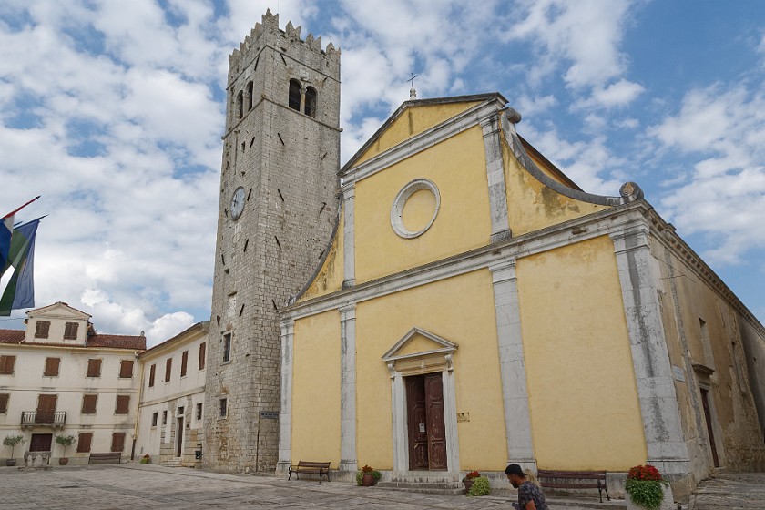 Motovun. St. Stephen's church. Motovun. .