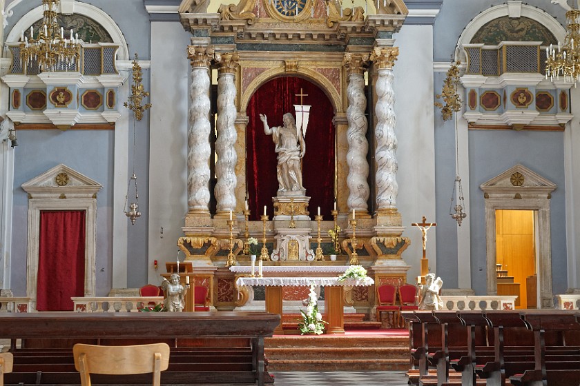 Dubrovnik. Altar of the Franciscan church. Dubrovnik. .