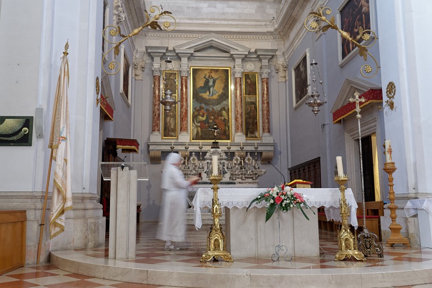 Dubrovnik. Altar inside the Dubrovnik cathedral. Dubrovnik. .