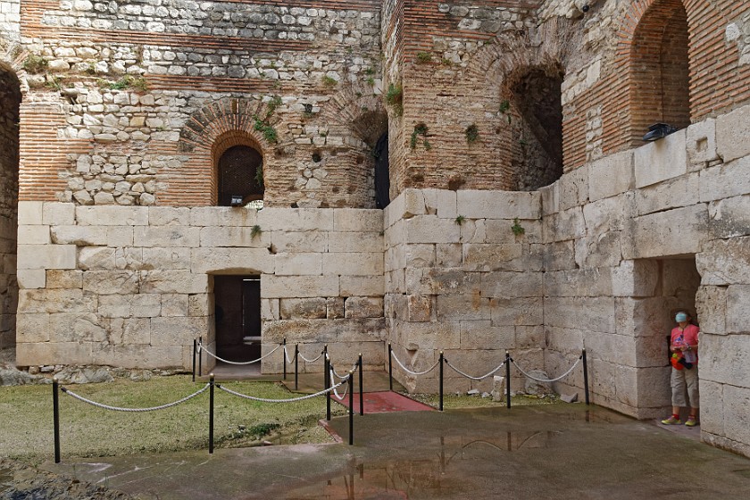 Split. Palace open basement. Split. .